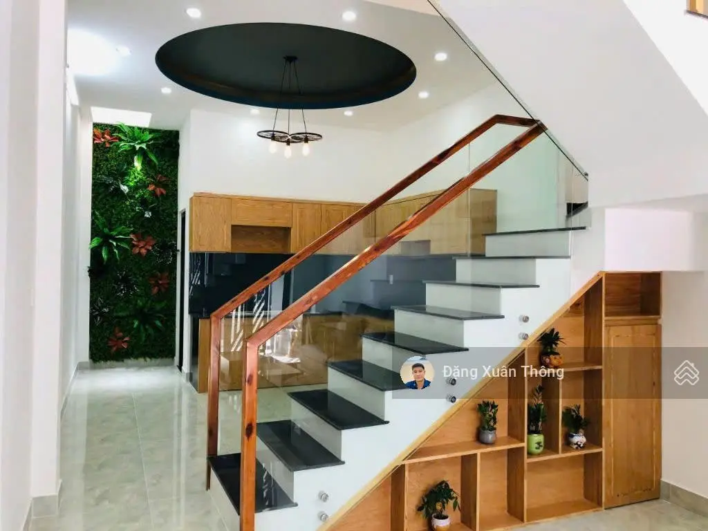 Bán nhà 1 trệt 3 lầu Lò Lu, Quận 9. Diện tích sử dụng 145m2, 4 PN 4WC, sân thượng, giá 5,27 tỷ TL
