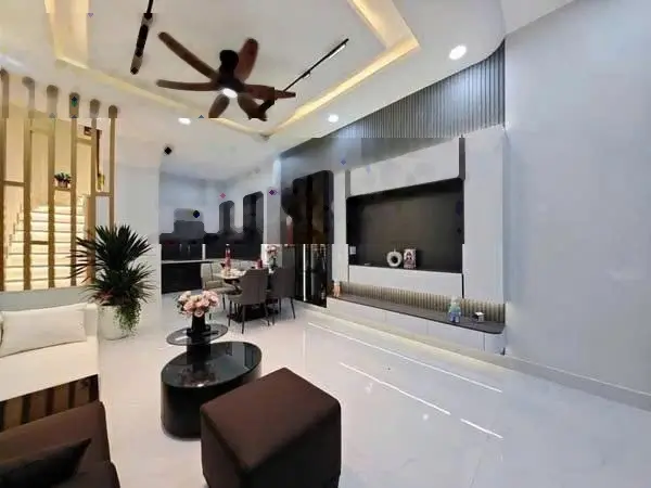 Về quê bán nhà đào duy anh, phú nhuận. hẻm xe hơi. giá 5tỷ 600triệu lh: 0909923162