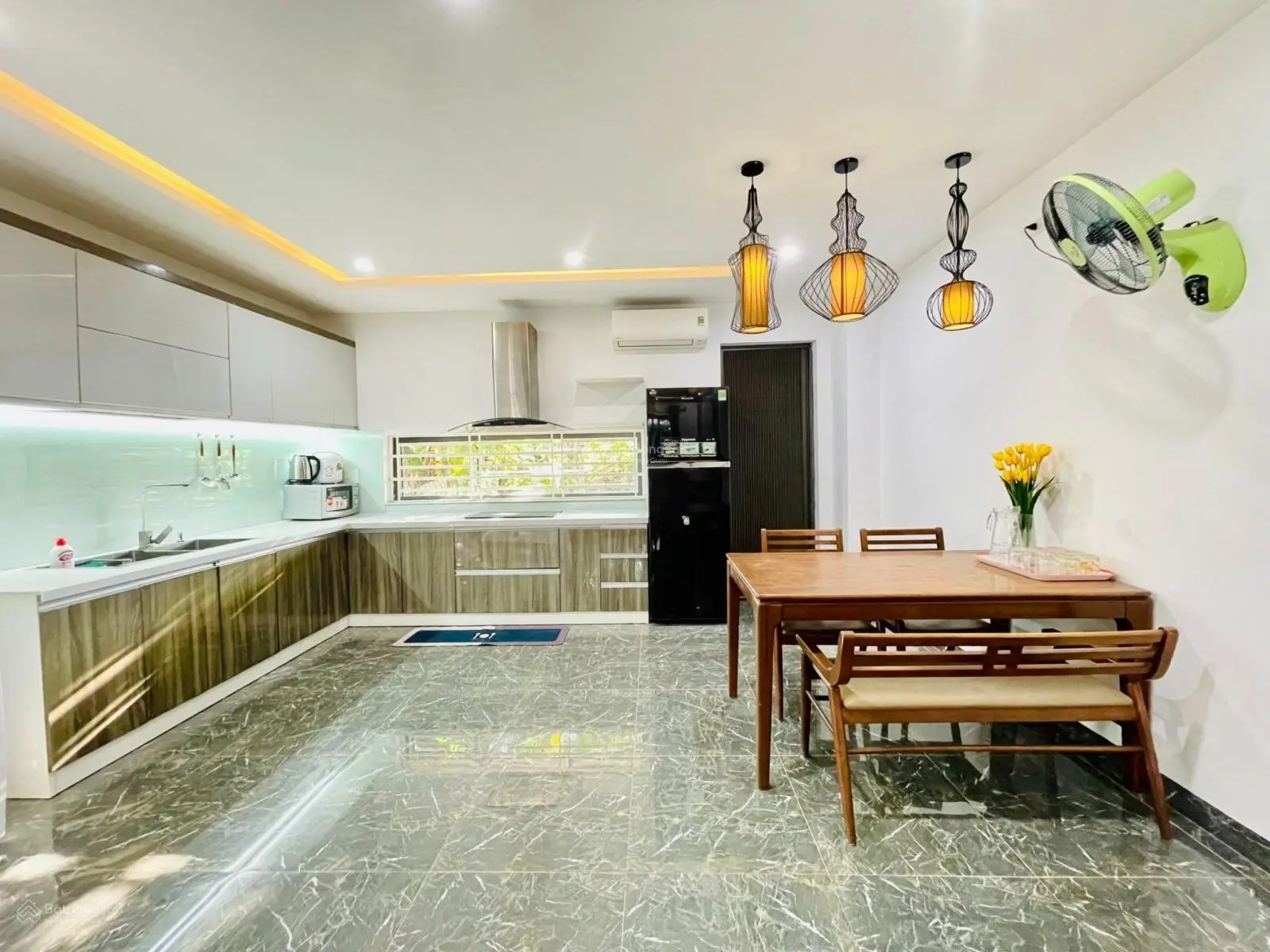 Bán nhà 3 tầng đẹp hiện đại, khu biển Phạm Văn Đồng, Sơn Trà
