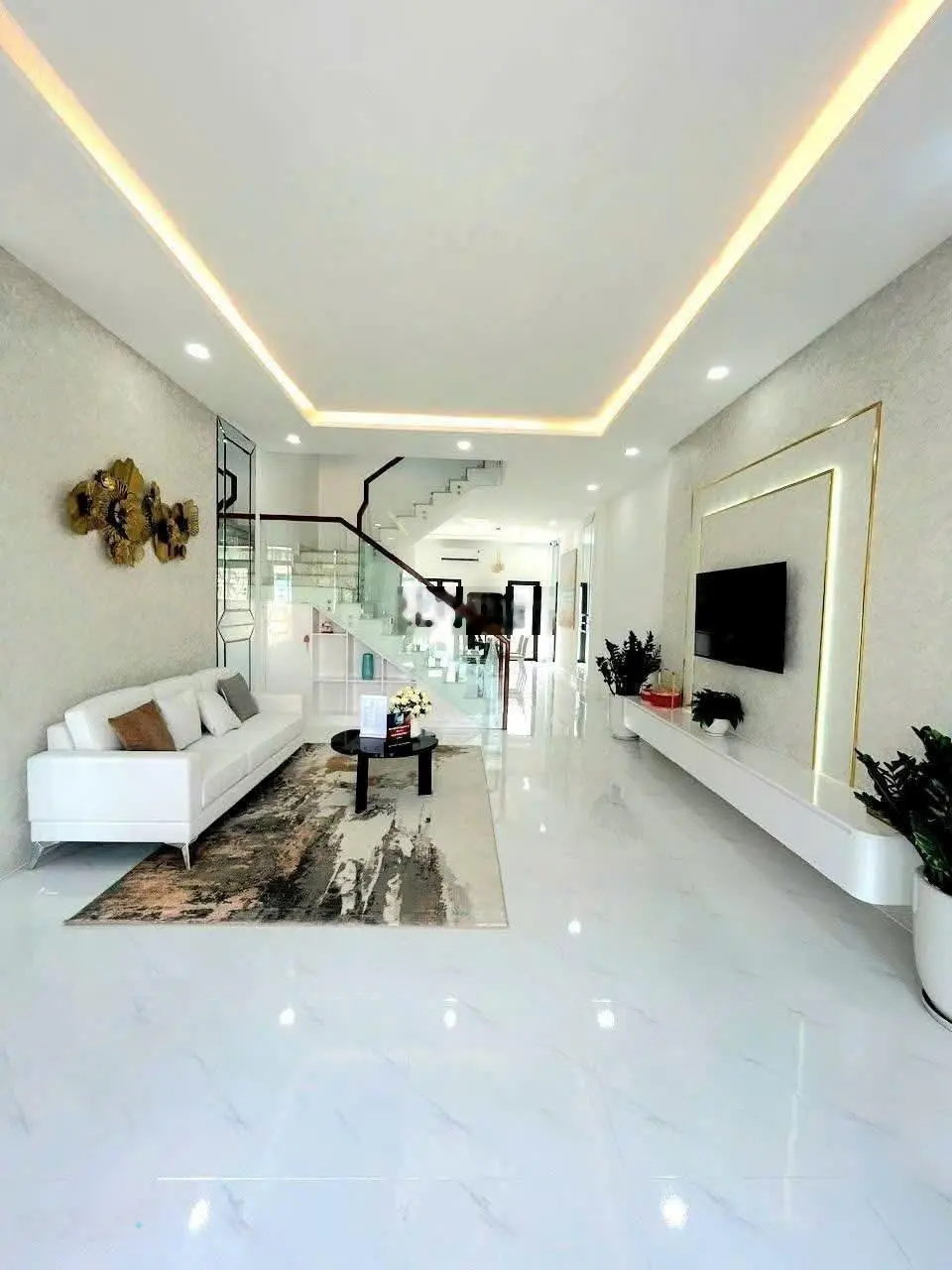 Gia Khải Luxury 2 tỷ 900 nhà phố trung tâm thành phố Bến Cát, cách 1,4km KCN Rạch Bắp