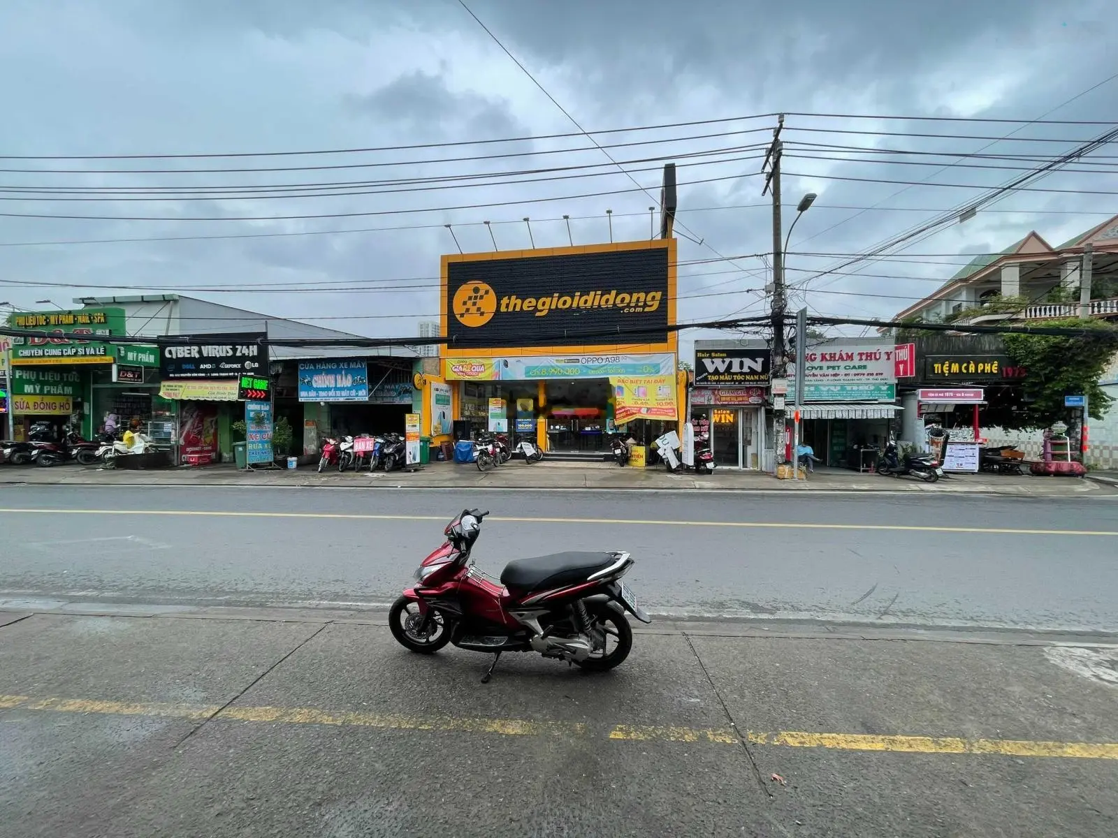 Chủ cần bán MT Nguyễn Văn Tăng, DT (4,2x35)m có 110m2 ODT, đang cho thuê 20tr/tháng, giá 13,2 tỷ