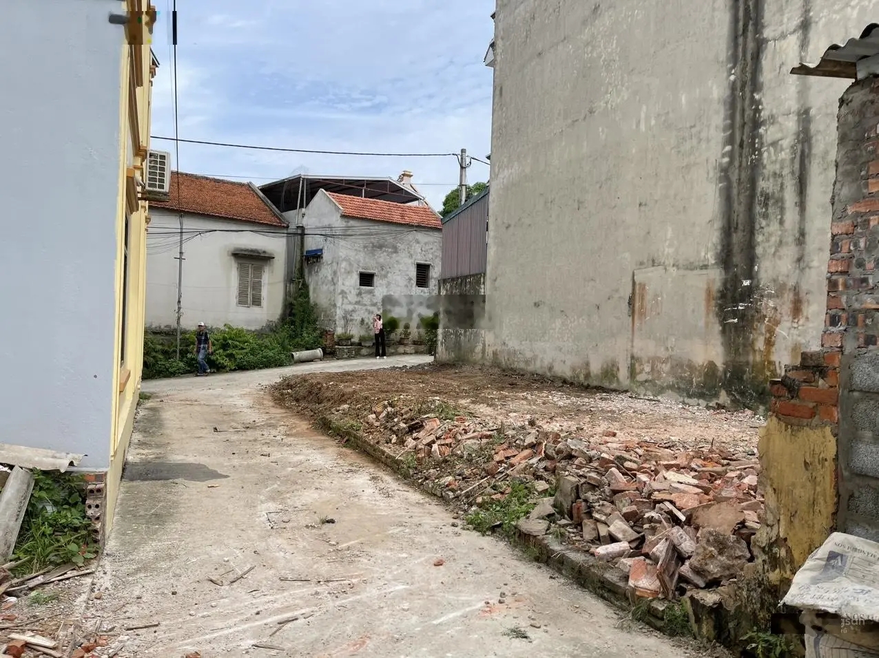 Bán lô đất căn góc, nhà 2 mặt tiền - đường ô tô đi thoải mái - full thổ cư chỉ còn 3 tỷ