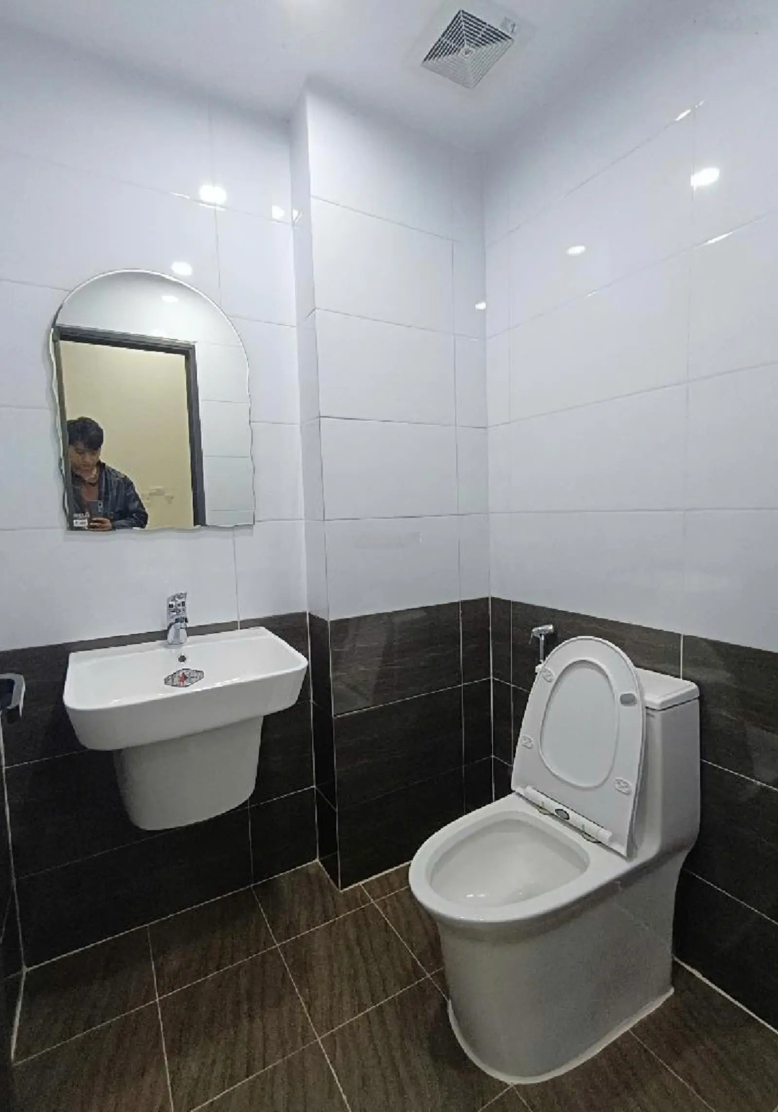 Bán nhà đường Nguyễn Đổng Chi - 7 tầng thang máy - nhà mới dân xây - nội thất đẹp ở ngay - 10,2 tỷ