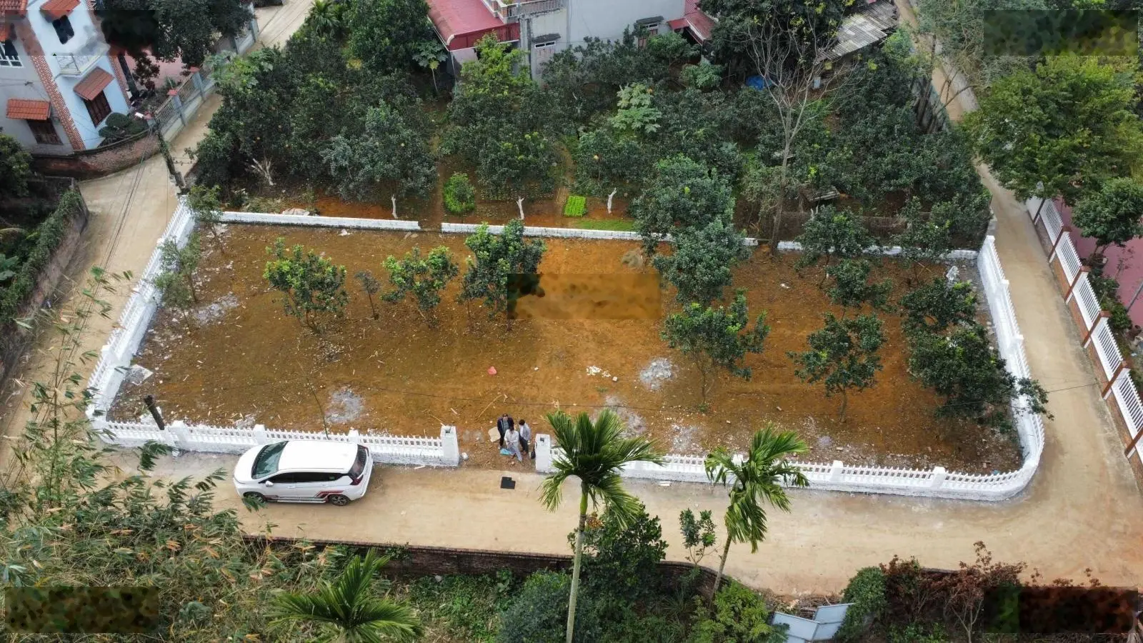 Bán gấp 450m2 3 mặt tiền siêu đẹp, 250m2 thổ cư giá chỉ có 12,x triệu/m2 sát DH09, LH 0977 234 ***