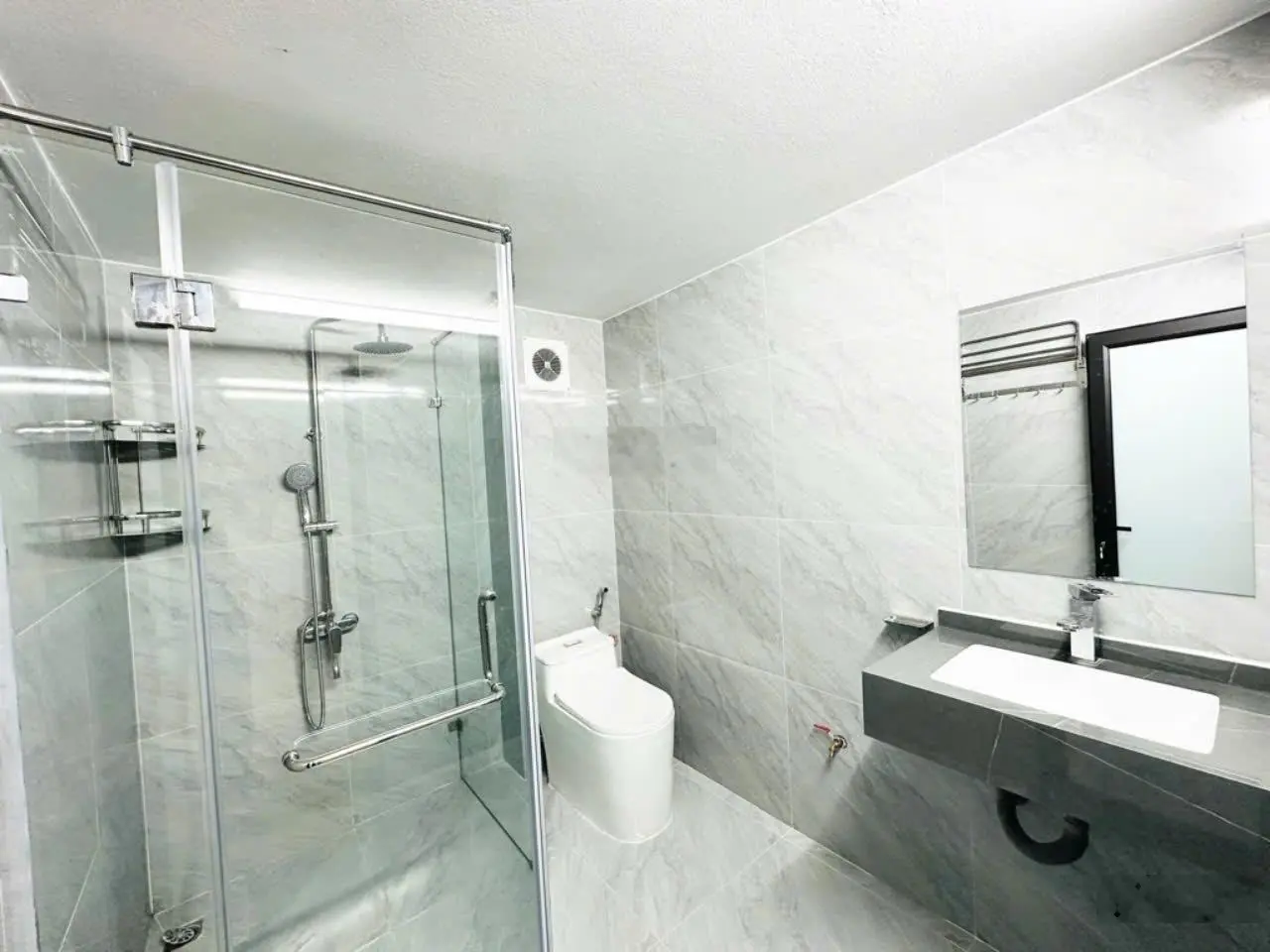 Bán nhà phố Dương Văn Bé, 42m x 5 tầng, thang máy, sổ đẹp 8,7 tỷ