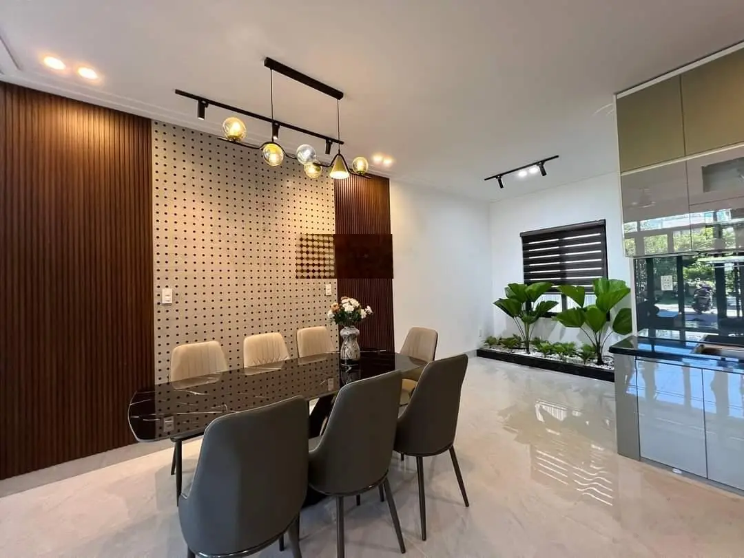 Bán nhà biệt thự 3 mê Tân Cổ Điển sát biển vị trí vip Tốt Động
