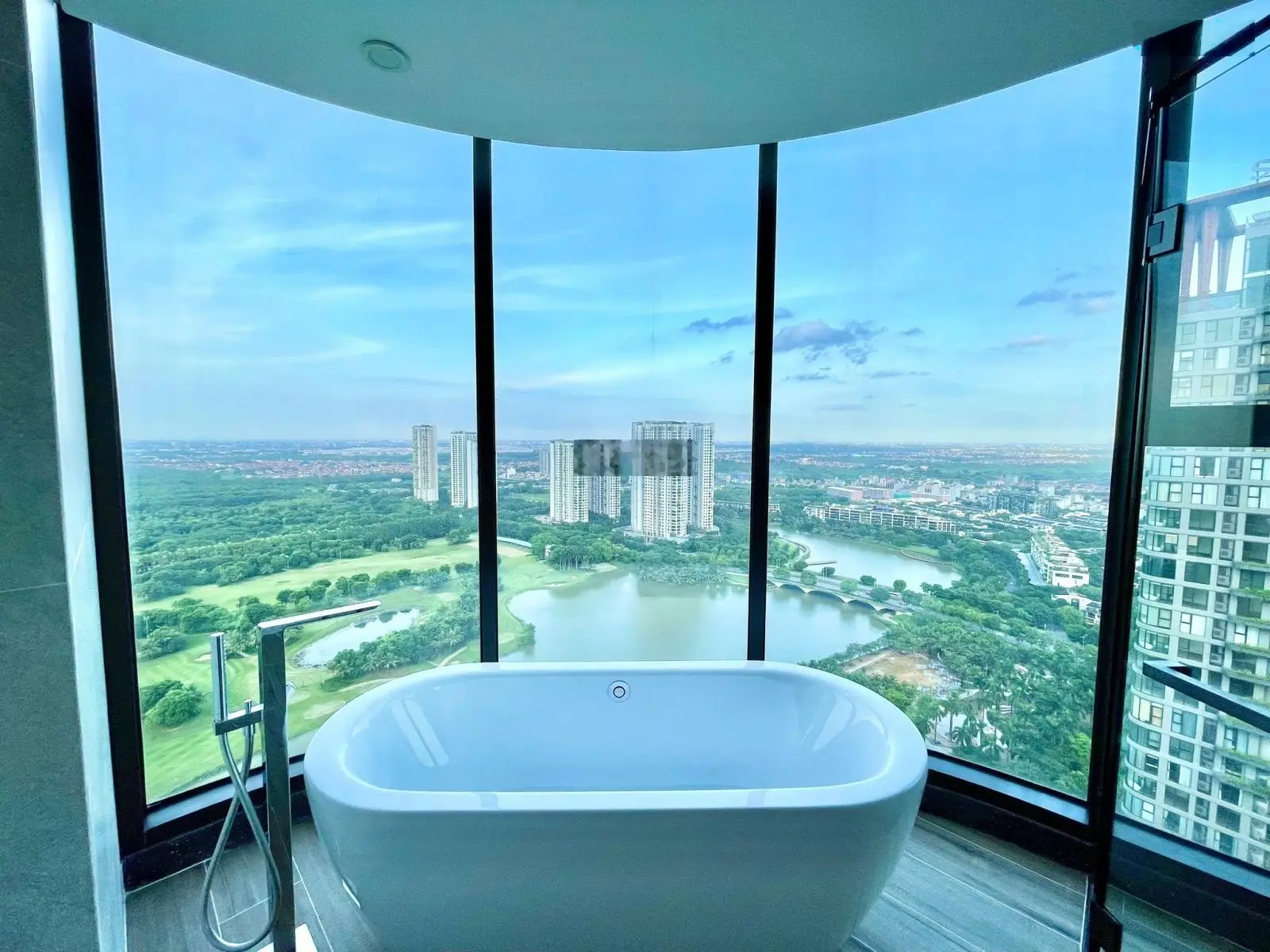 Chính chủ bán căn 3PN 98m2 căn hoa hậu của Swanlake Onsen Ecopark, view Hồ Thiên Nga LH 0979 397 ***