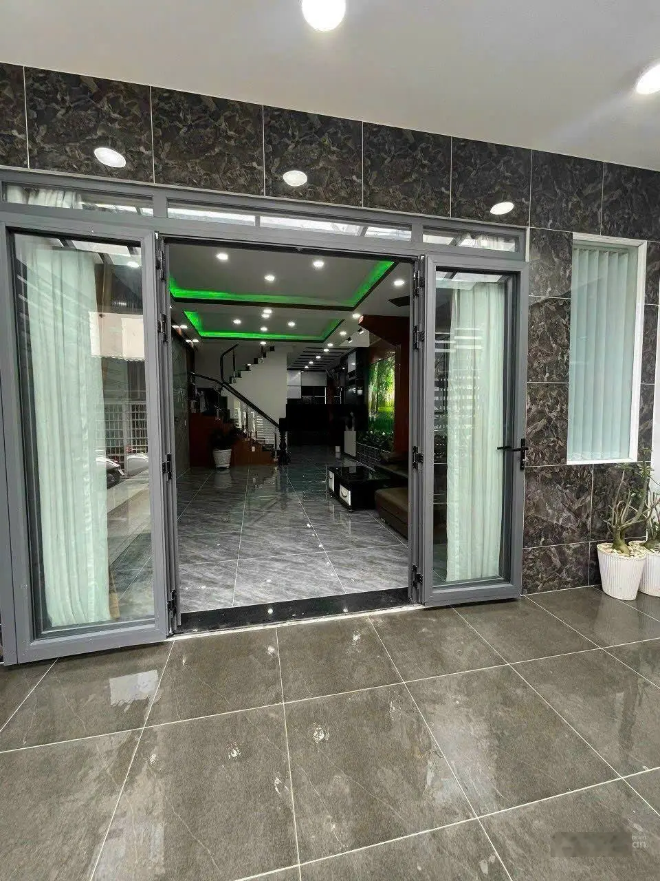 Bán gấp nhà Nguyễn Xí, Bình Thạnh,giá 2tỷ2/48m2,thuận tiện di chuyển,gần chợ.LH 0922811690 Ngân