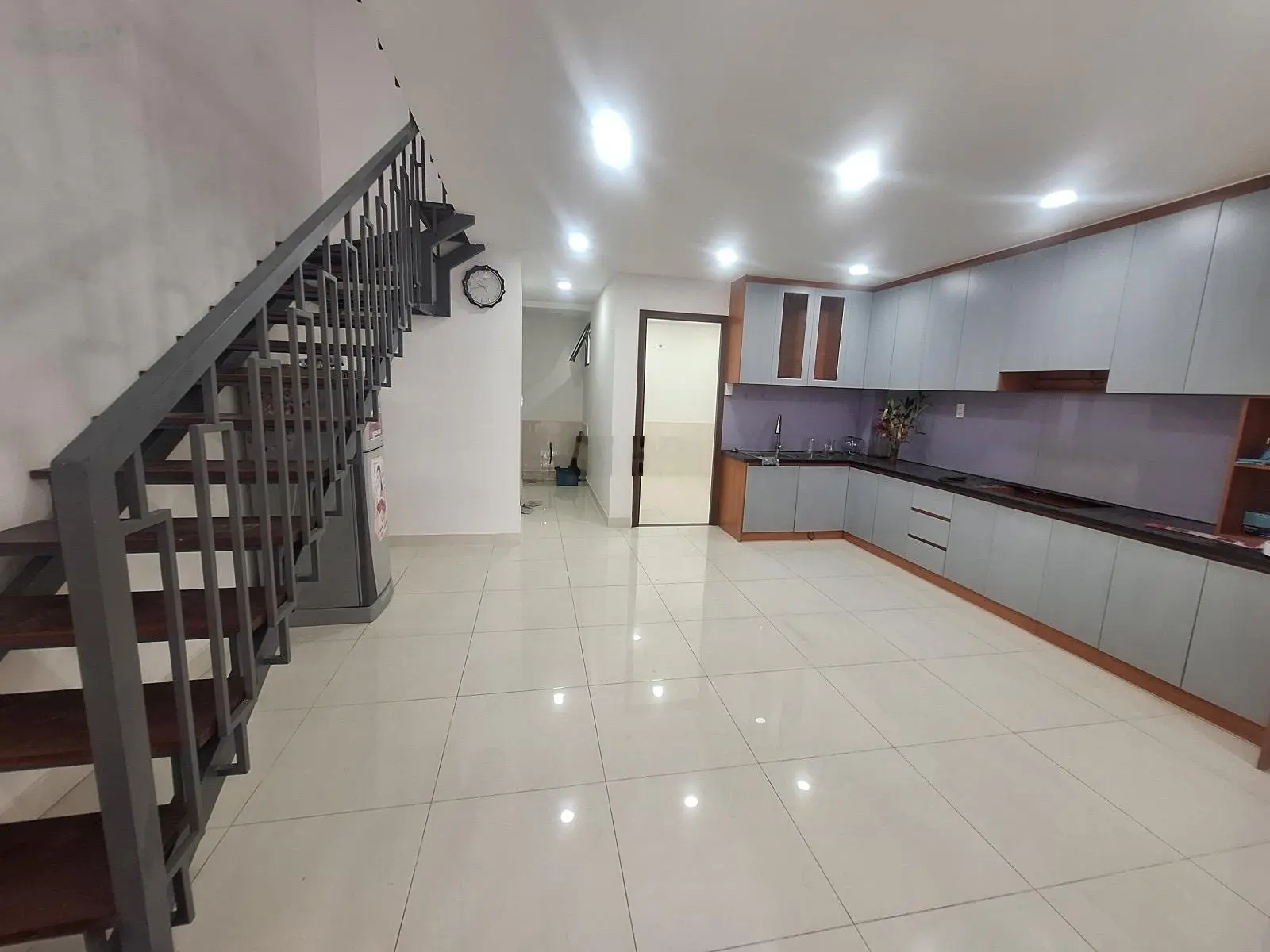 Quá rẻ TT Hiệp Phú, Q9 ngay Xa Lộ Hà Nội 135m2 ngang 6,5m nhà 2 tầng ô tô ngủ trong nhà chỉ 6.2tỷ