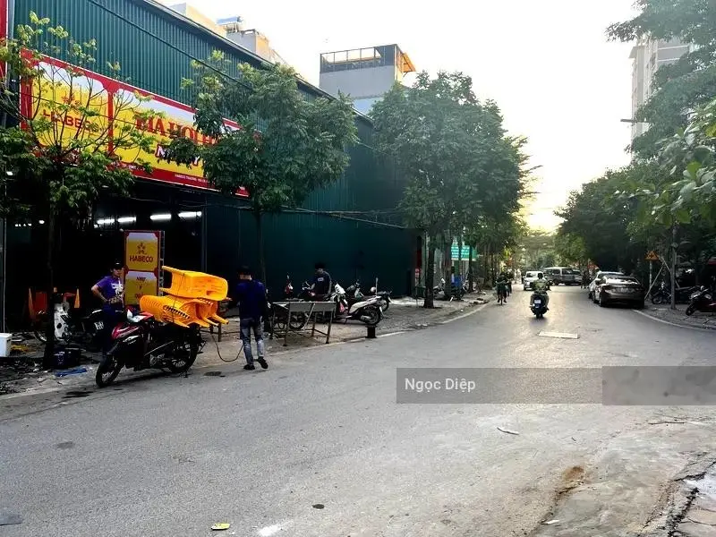 Siêu hiếm mảnh đất cuối cùng tại mặt phố Đỗ Nhuận, Bắc Từ Liêm. 250m2 19m MT 95 tỷ 0945 453 ***