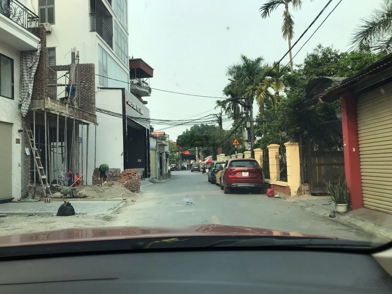 Chính chủ cần tiền gửi bán gấp nhà mặt phố Mai Phúc 2 ô tô tránh kinh doanh đỉnh, giá chỉ 112tr/m2