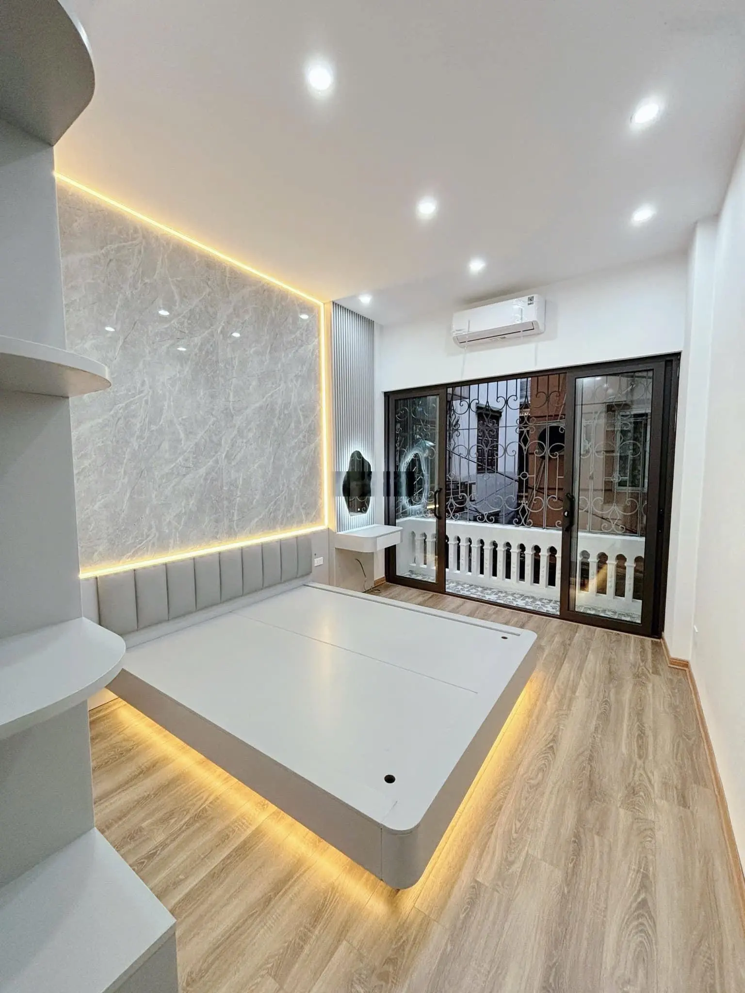 Bán nhà 4 tầng mới ngõ Thổ Quan 4 PN hơn 6 tỷ