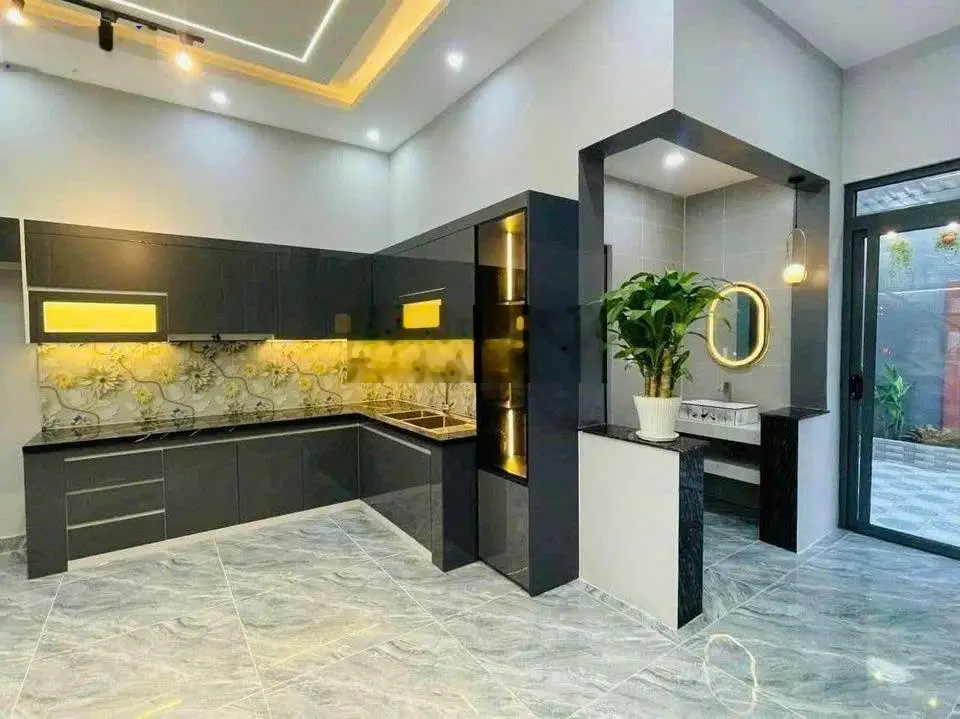 Cần bán gấp căn nhà 1 trệt 2 lầu Dĩ An, Bình Dương 2 tỷ 950