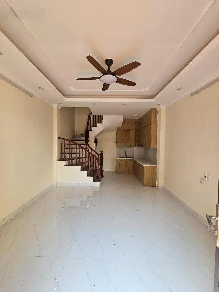 Bán nhà riêng tại Đàm Quang Trung, 5,45 tỷ, 30 m2, hàng xóm Aeon Long Biên