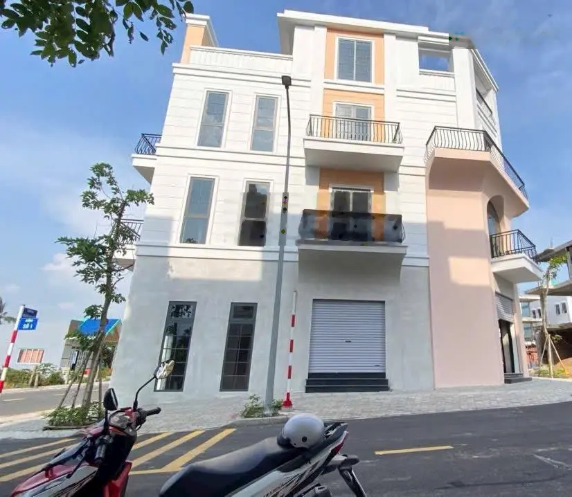 Cần bán gấp căn shophouse tại Tân Trụ Royal thị trấn Tân Trụ, Long An 182m2 giá 2tỷ6 LH: 0931112822