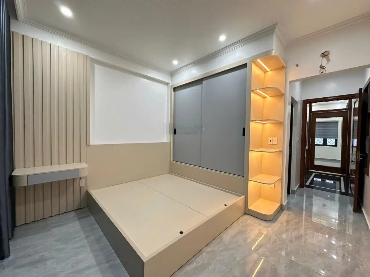 Nhà đẹp xây mới độc lập tại mặt đường 12m khu phân lô tại Thiên Lôi, 51m2 x 4 tầng chỉ 6.15 tỷ
