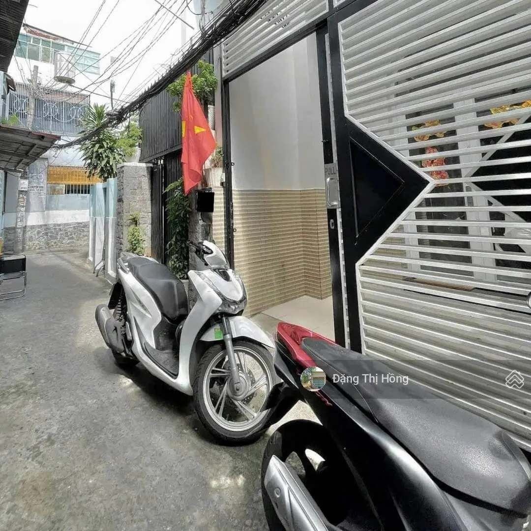 Nhà bán gấp xã Tân Kiên ngay sát Quốc Lộ 50, đường Tân Liêm 65m2, 1T1L 3PN sổ sẵn sang tên ngay