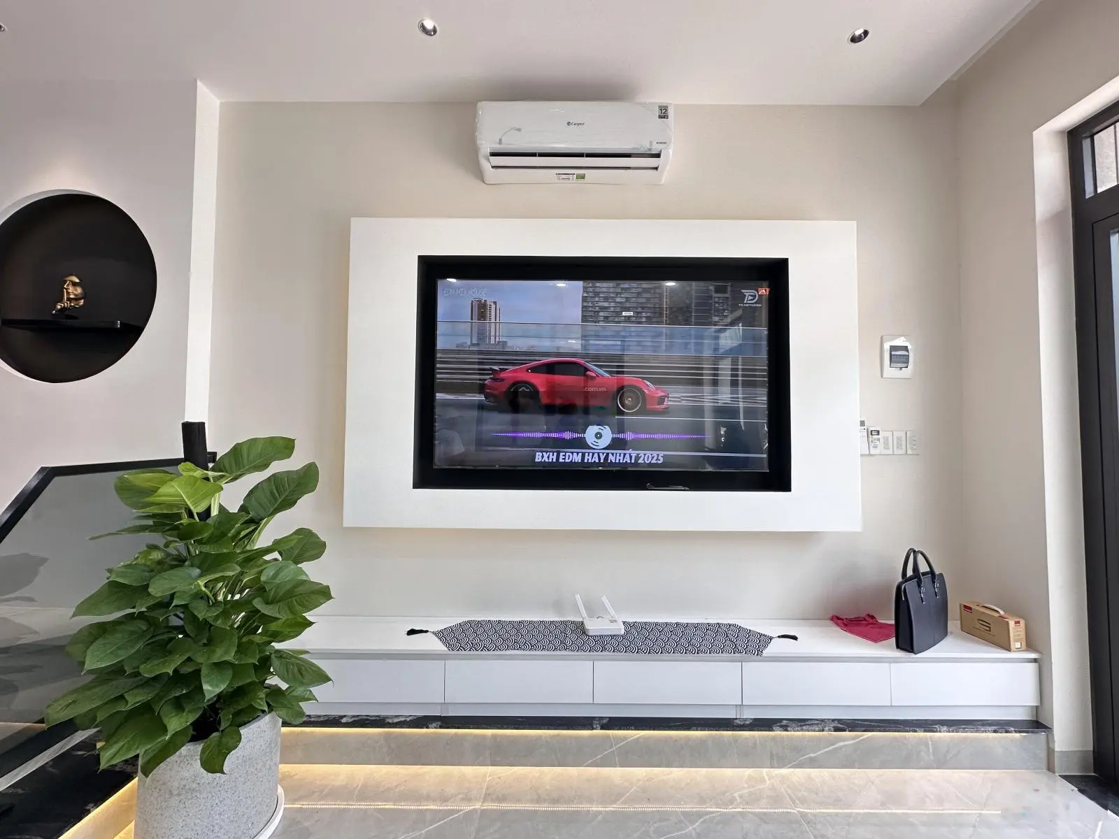 Bán nhà đẹp phường 5 nội thất cao cấp đường ô tô
