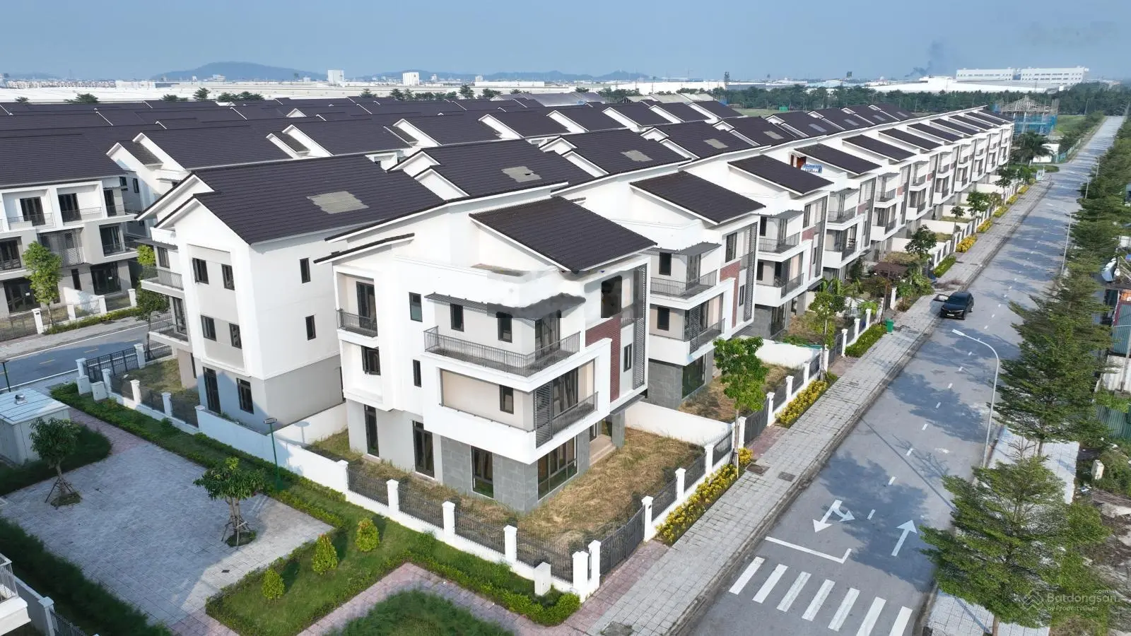 Bán Biệt Thự VIP 180m² GIÁ GỐC CĐT tại Từ Sơn, Bắc Ninh Vị Trí Đắc Địa, Sổ Hồng Riêng