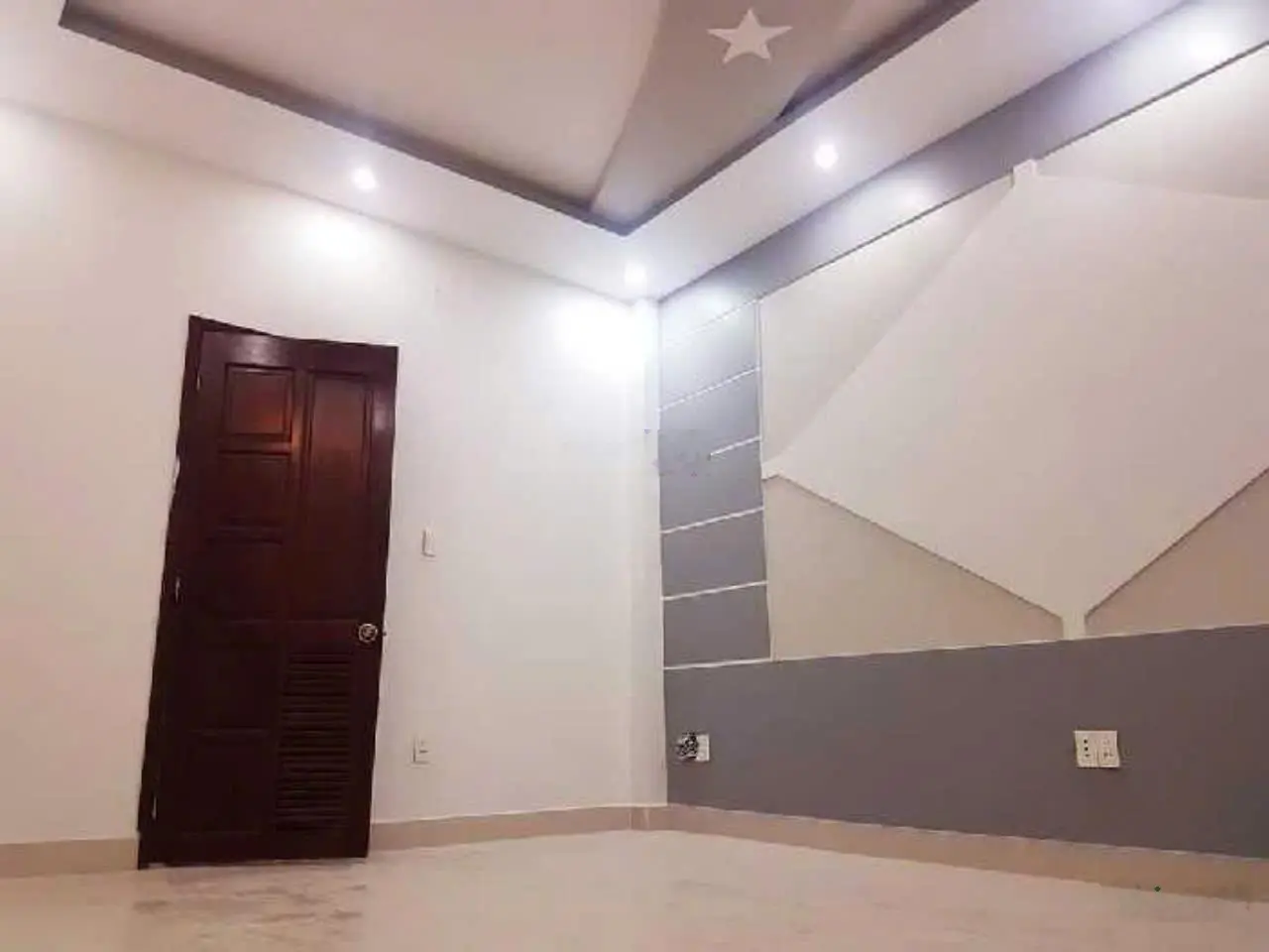 Bán nhà 2 Tầng 72m2, Đường Huỳnh Tấn Phát, Thị trấn Nhà Bè giá nhỉnh 5 tỷ