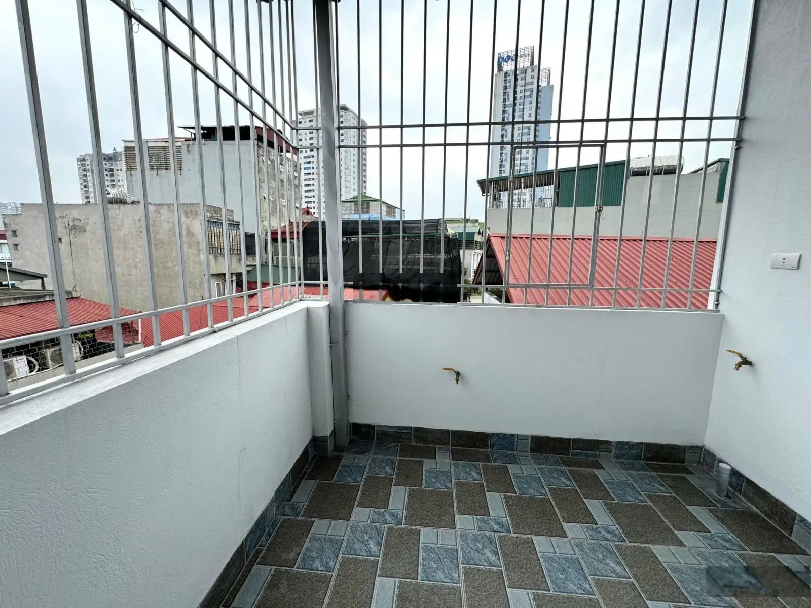 Bán nhà riêng tại Lê Trọng Tấn, 9,5 tỷ, 33m2,sử dụng 49m, 4PN + 4WC,ô tô vào tận cửa, Thang Máy xịn