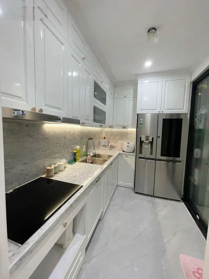 Chính chủ bán căn hộ tại Bohemia Lê Văn Thiêm 135m2 căn góc 3Pn , tầng trung giá tốt LH: 0987 362 ***