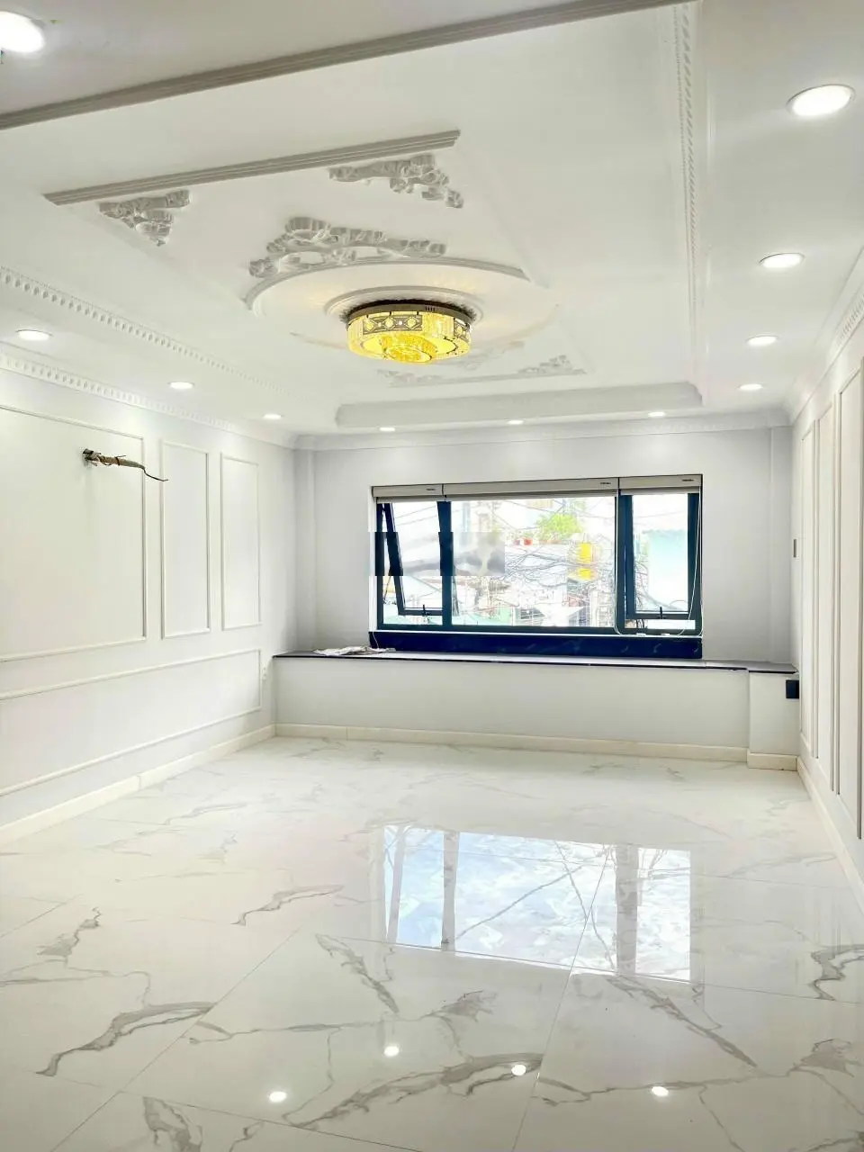 Bán Tòa nhà MTĐ Hoàng Văn Thụ, P.15, Q. Phú NhuậnDT = 138m2. Giá chỉ : 60 tỷ (TL):