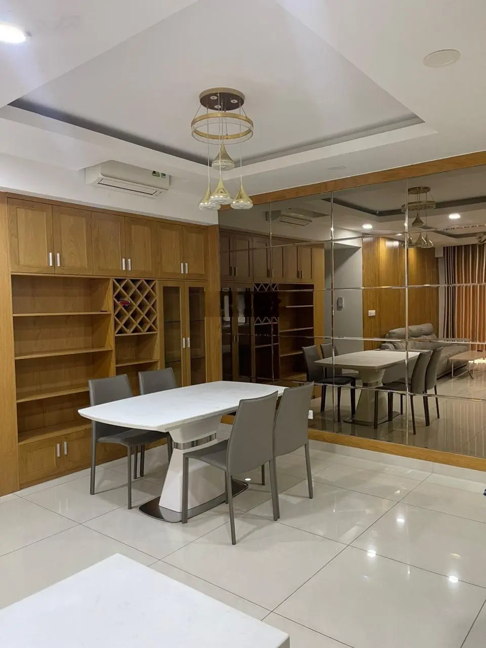 Chuyển chỗ ở bán nhanh Emerald 3PN-2WC (104,3m2) Full nội thất, hướng đón gió chỉ 4,8 Tỷ