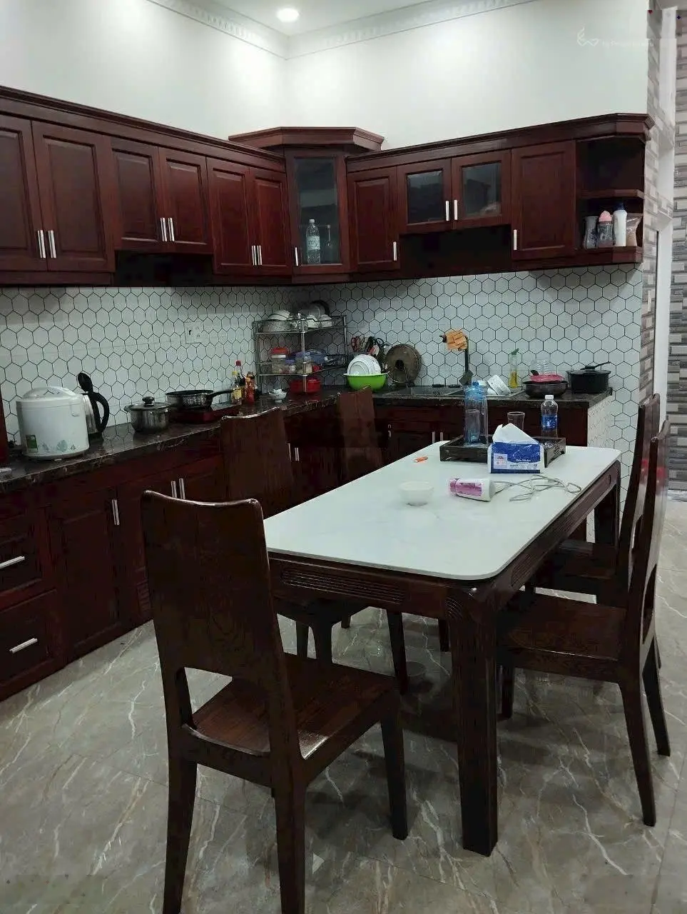 Bán gấp nhà Dương Đức Hiền, DT 64m2, đúc 3.5 tấm, giá 7.9 tỷ TL