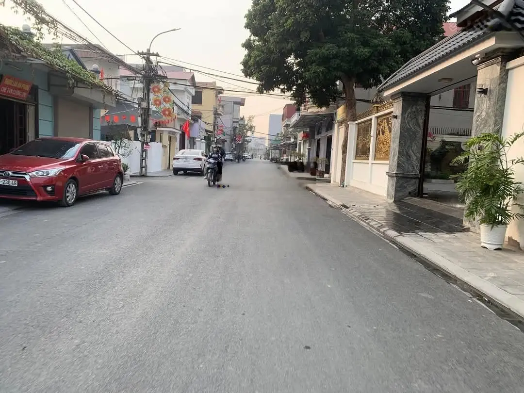 5 tỷ nhà phố kinh doanh dòng tiền đều tại trung tâm thị trấn Đông Anh