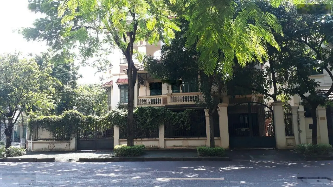 Các căn biệt thự Linh Đàm bán dt 231m2, 250m2, lô góc 290m2, giá từ 160tr/m2, 4 tầng, thang máy, sđ