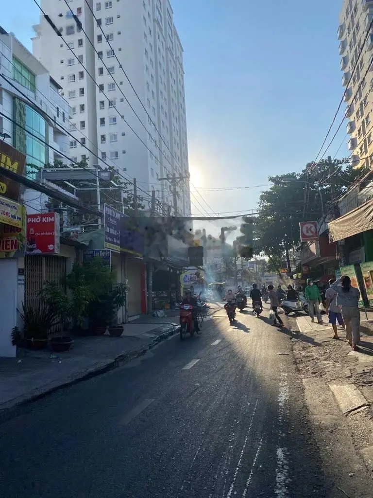 Mặt tiền đẹp, sầm uất - 4.18,5m - giá chỉ nhỉnh 7T - gần Hòa Bình Tô Hiệu Tân Phú