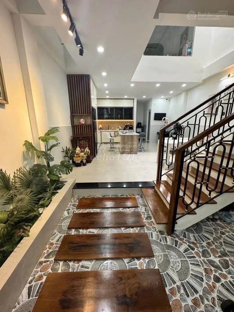 Cuối năm bán nhà Huỳnh Khương Ninh - Đa Kao - Q1, 64,8m2 cho thuê 25 triệu gần CV Lê Văn Tám
