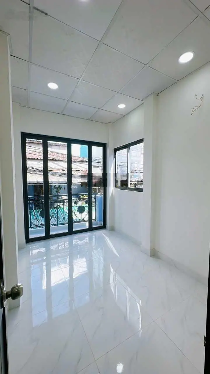 căn góc 2 mặt tiền hẽm rộng 4m