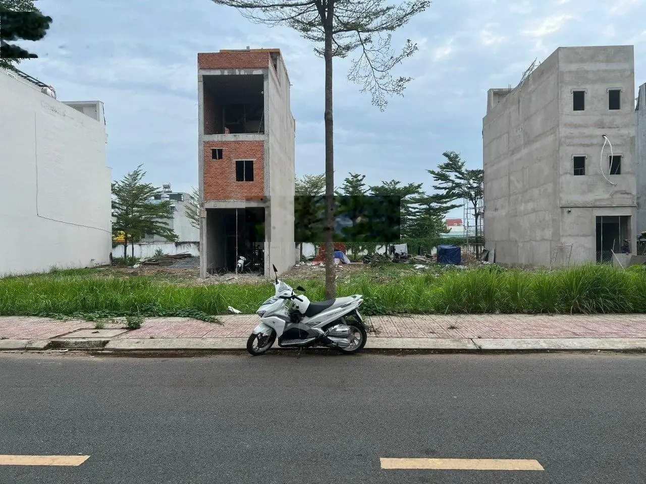 Bán gấp đất khu dân cư Bình Trưng Đông, Nguyễn Duy Trinh, Quận 2. Giá 2,2 tỷ. Sổ riêng. 0906 806 ***