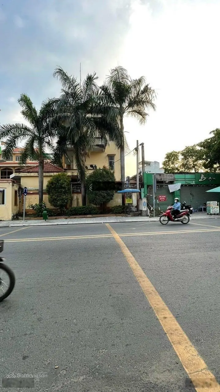 Bán gấp 542m2 đất mặt tiền Lê Lợi, thị trấn Hóc Môn, giá 29 tỷ