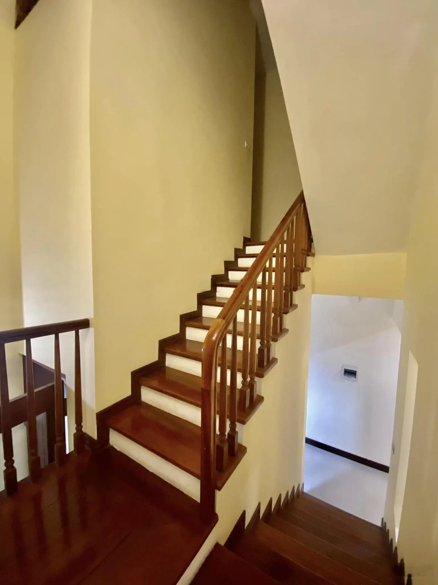 Bán nhà Nguyễn Văn Huyên , Nguyễn Khánh Toàn , Cầu Giấy 45m2 Nhỉnh 7 tỷ 5 - 7 ngủ, oto ba bước