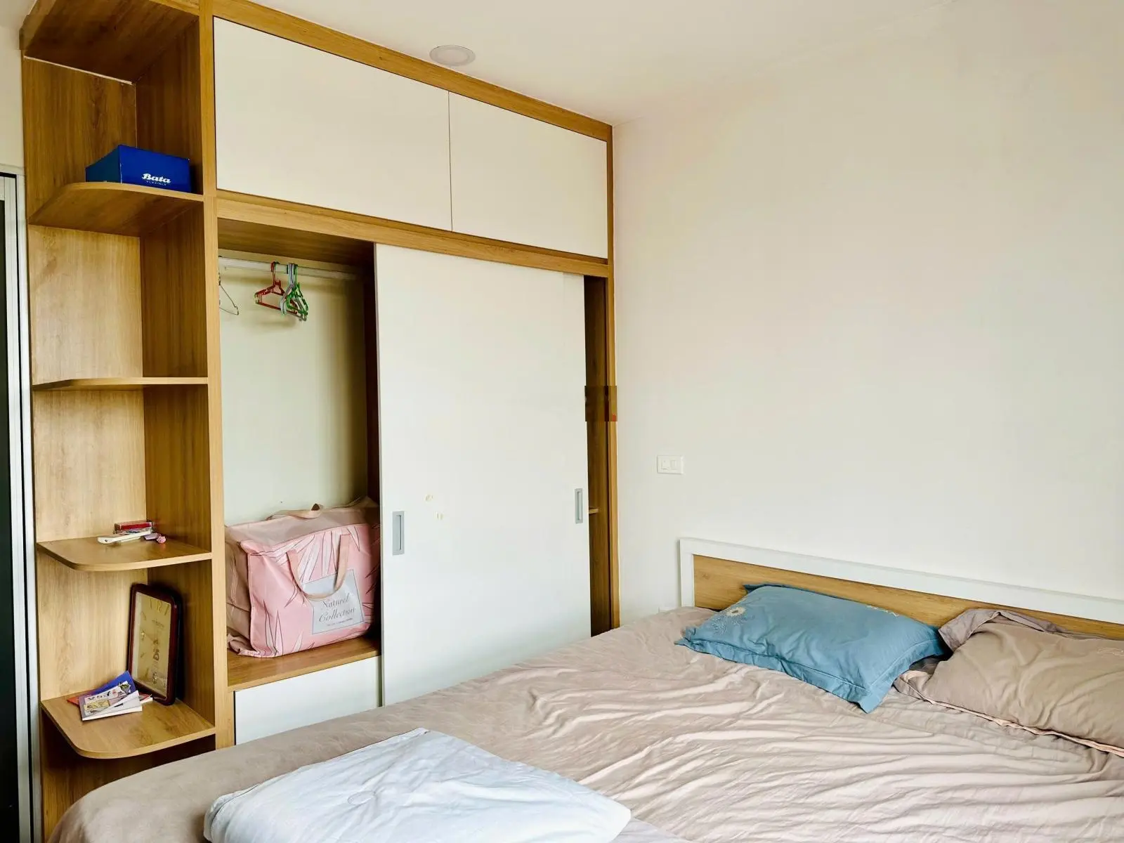 Em cần bán căn 2PN chung cư Royal Park tầng 10, full nội thất, giá hơn 2 tỷ. Lh xem nhà: 0964 093 ***