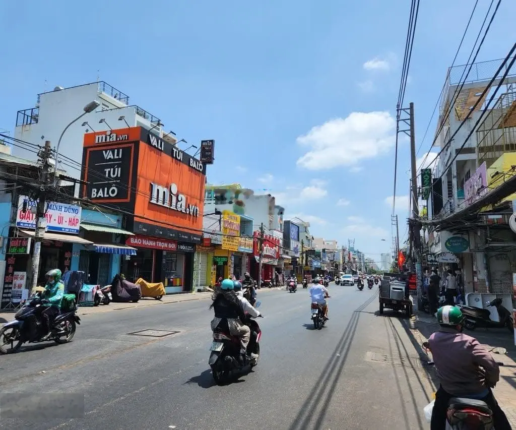 Siêu hiếm- mặt tiền kinh doanh hậu giang q6 -195m2- 7.5/10*25m - dòng tiền 55tr/ tháng-giá 33 tỷ tl