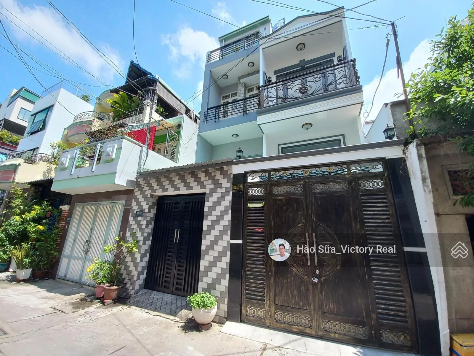 Hàng hiếm tại 158 Hoàng Hoa Thám, DT: 3.6 x 19m, 3 tầng, giá: 10.9 tỷ LT