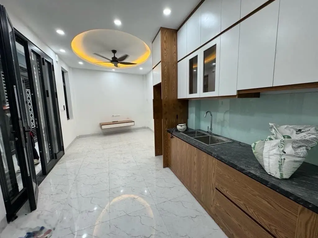 Cự khối - bát khối. nhà phân lô - ngõ thông - ô tô đỗ cửa