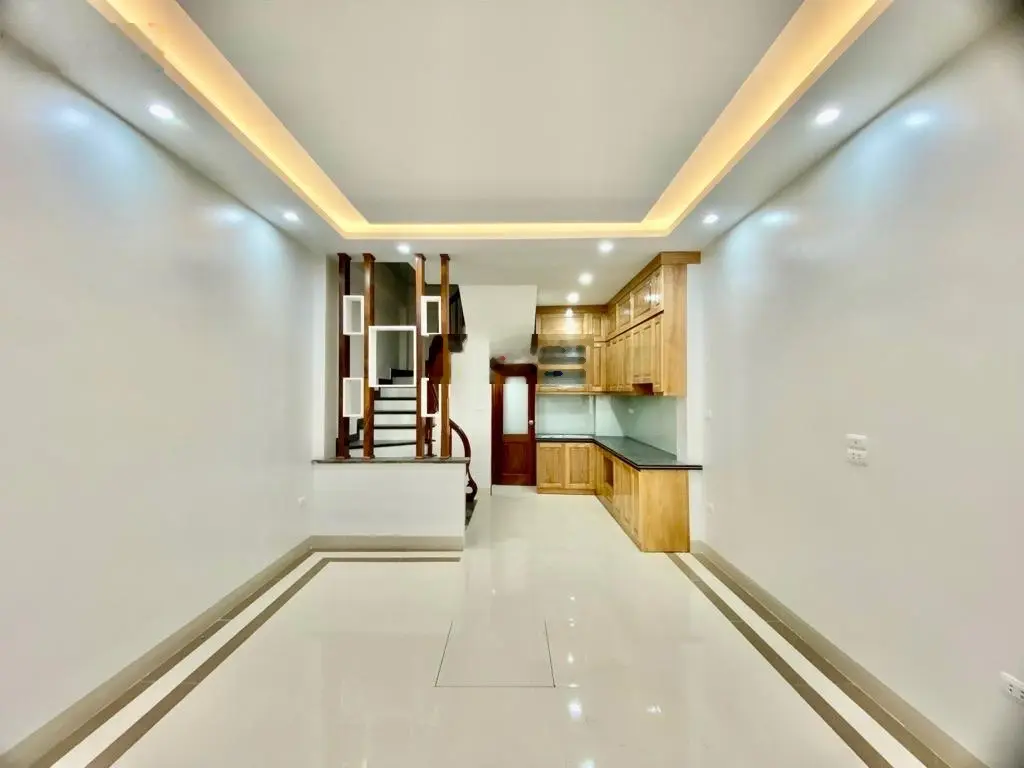 Phú Diễn , 5 tầng , mặt tiền đẹp , duy nhất 1 căn tại Phú Diễn , cơ hội mua căn đầu 4 tai Phú Diễn