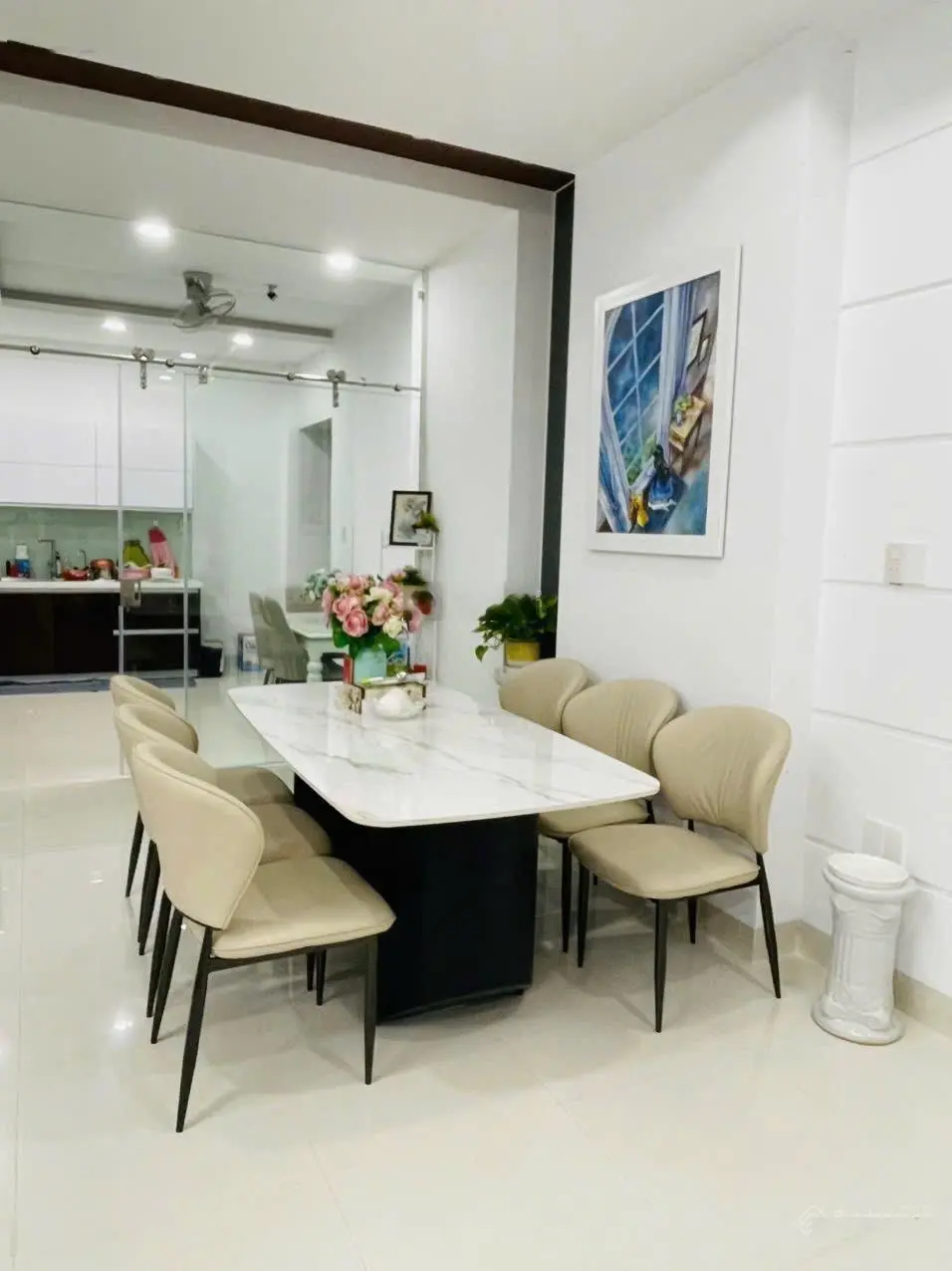 Nhà mặt tiền đường Nguyễn Hữu Huân - Phước Tiến, 135,1m2 ngang 6,1 có gara ô tô có 4pn giá 18,2 tỷ.