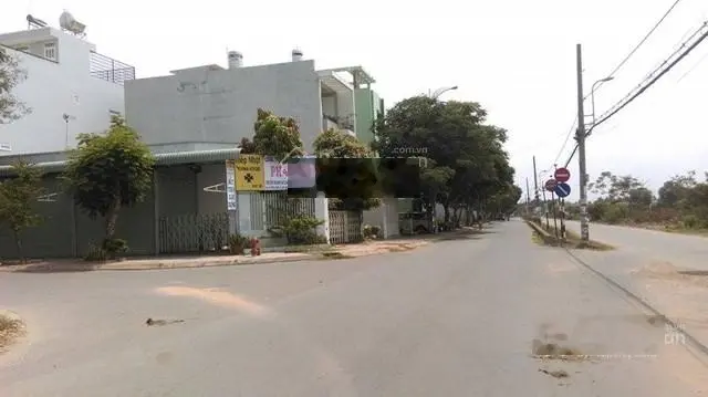Bán đất mặt tiền đường 102 Lã Xuân Oai giá rẻ