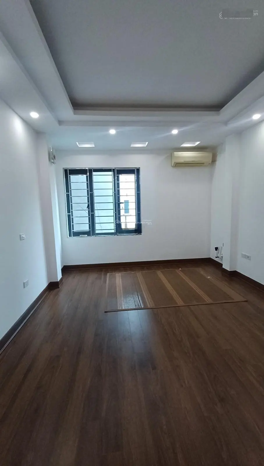Kim Giang, 35m2, 6 tầng, ô tô cách 5m, nhỉnh 5 tỉ, LH 0904 690 ***