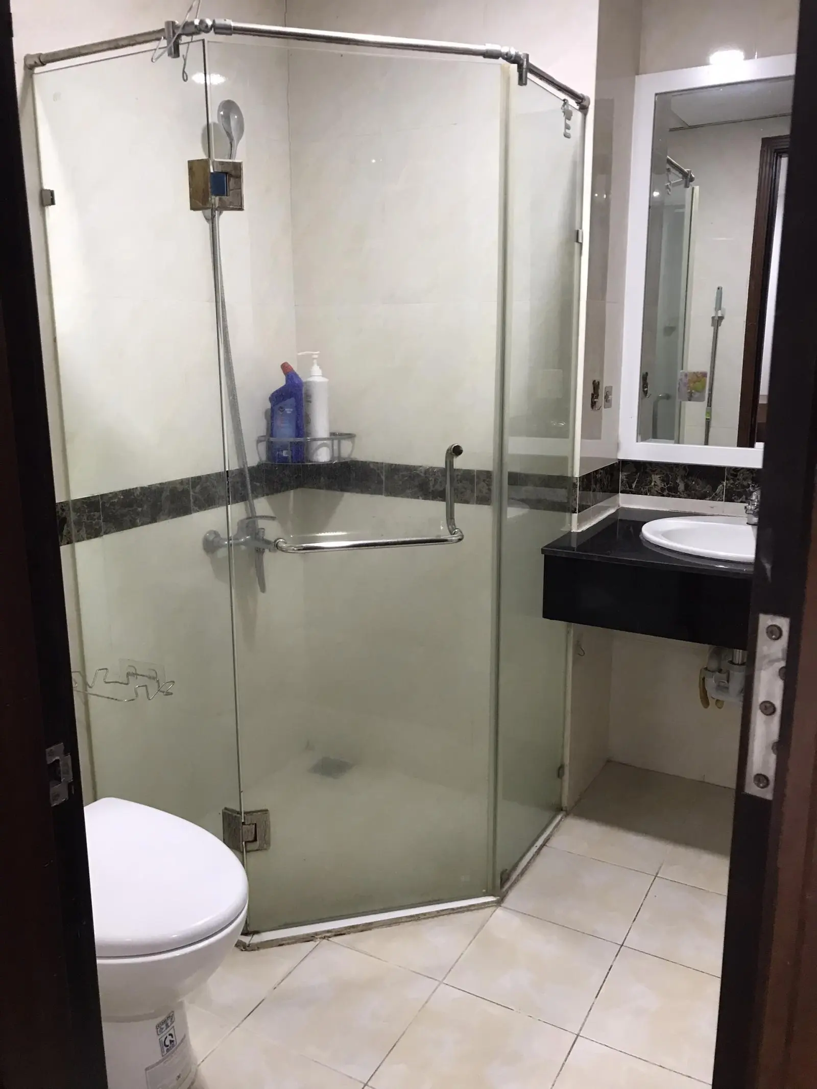 Cần bán căn hộ Giai Việt Tạ Quang Bửu, P5, Q8. DT 82m2, 2PN, 2WC sổ hồng giá 3.7 tỷ. LH 0866 688 ***