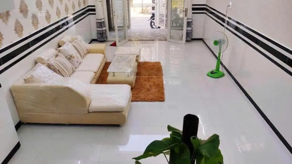 Công chứng ngay căn nhà HXH Trường Chinh Tân Bình 48m2 SHR 1T2L4PN, HDT14tr Chỉ có 3tỷ 90tr LH ngay