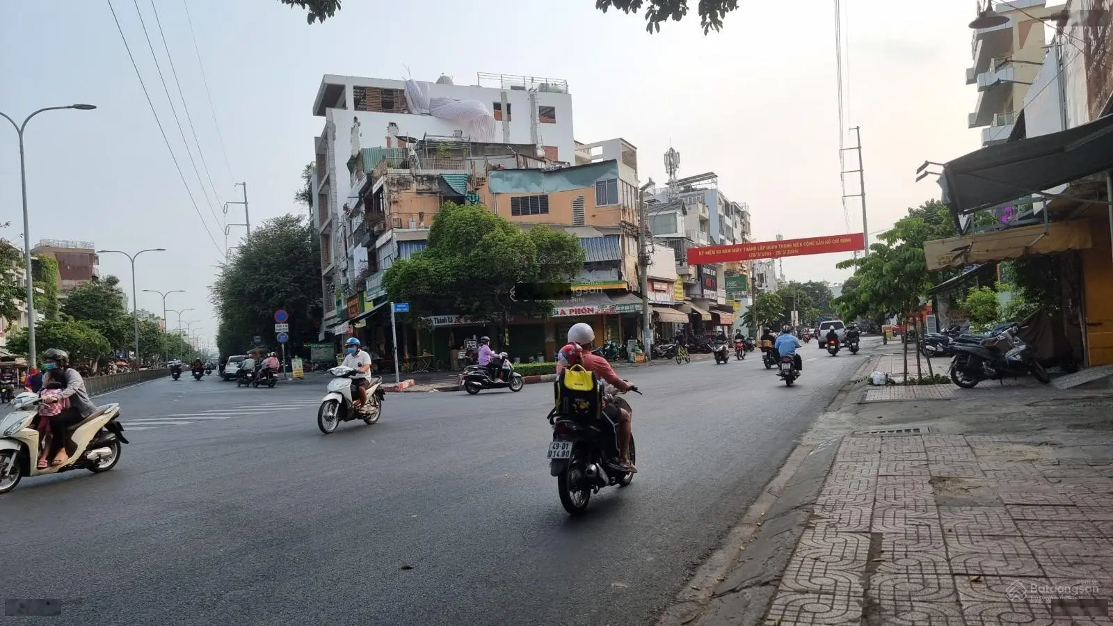 Chỉ 20.5 tỷ - MTKD ngang 5,2m, khu VIP Q.11, ngay UBND, Cục thuế Q.11 - (5,25*32m) 3 tầng