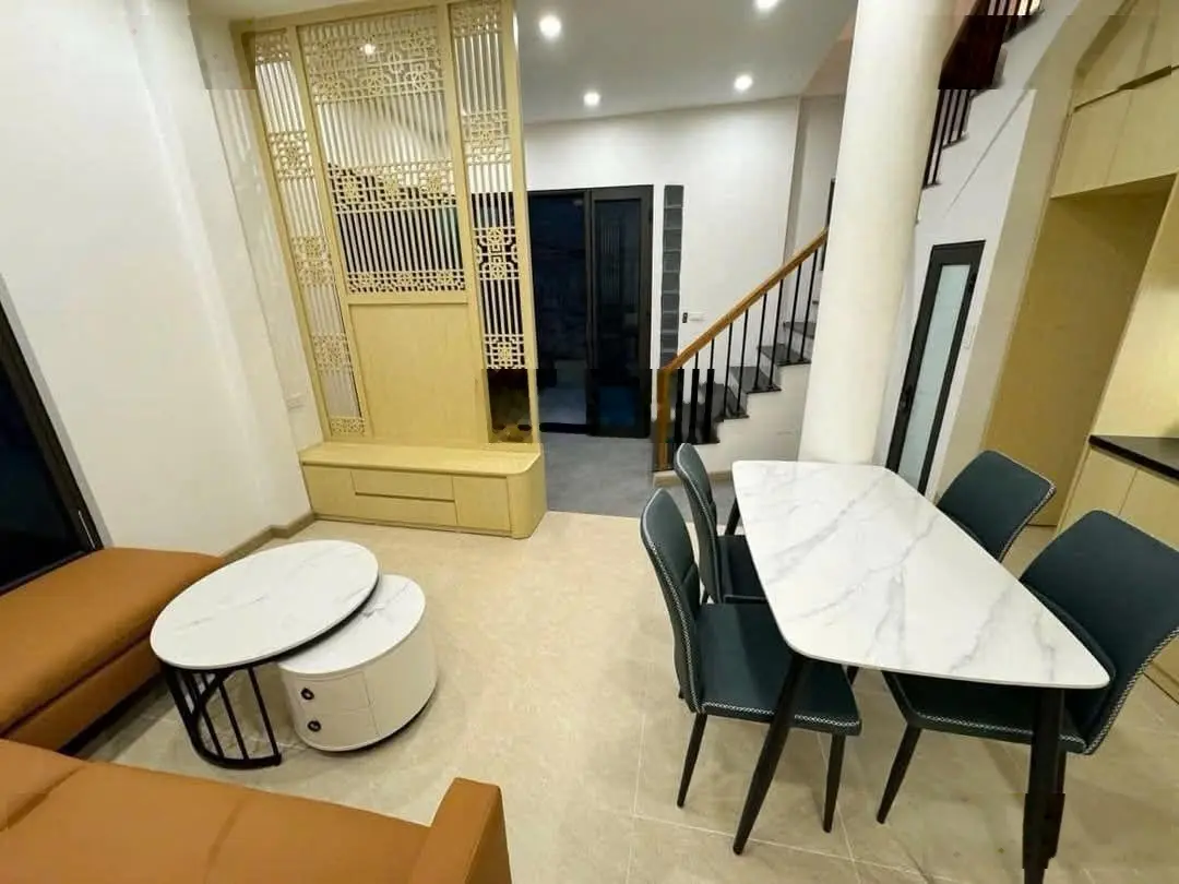 Ngõ phố minh khai, 31m - 4t - mt: 5.2m - lô góc hai thoáng nhà đẹp 20m ra mặt phố - 5 tạ đỗ cửa