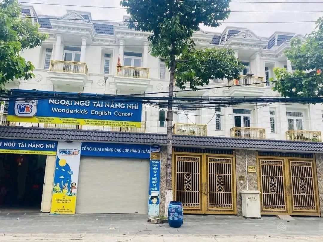 Bán nhà mặt tiền Võ Thị Sáu Dĩ An, gần BigC, 3 Tầng, 80m, kinh doanh tốt giá 7.2 tỷ